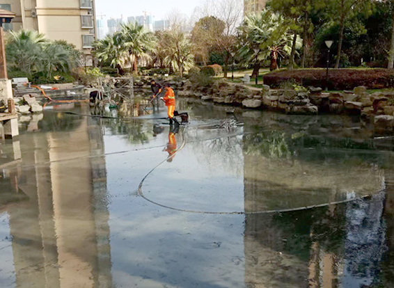 铁山景观池淤泥清理